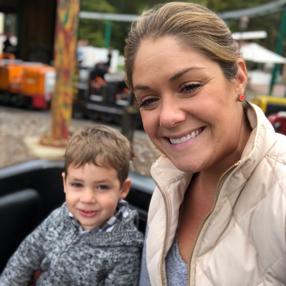 Meet your Posher, Ababigail - Picture 1 of 1